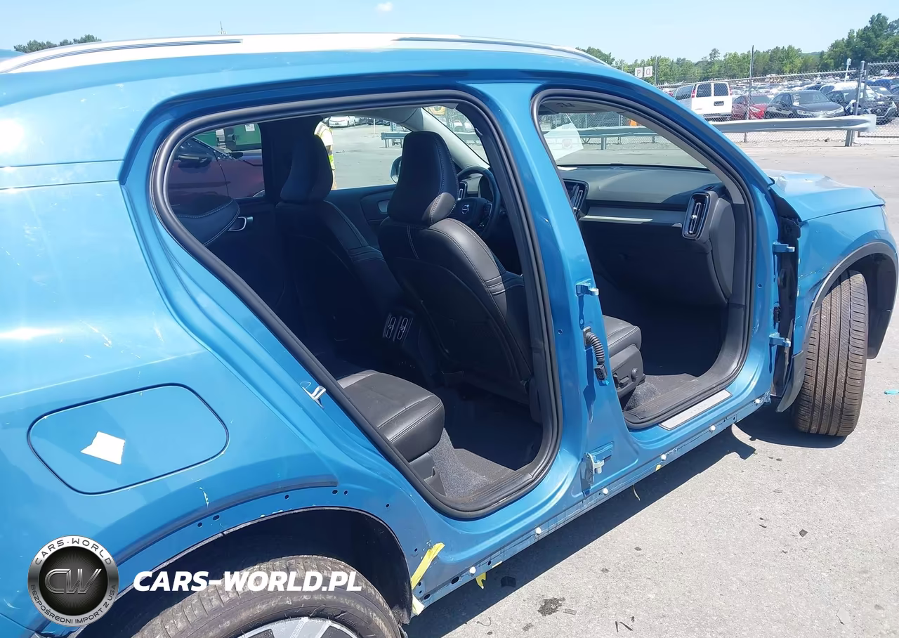 2025 Volvo Xc40 B5 Plus Bright Theme VIN:YV4L12UE7S2587541 - 6
