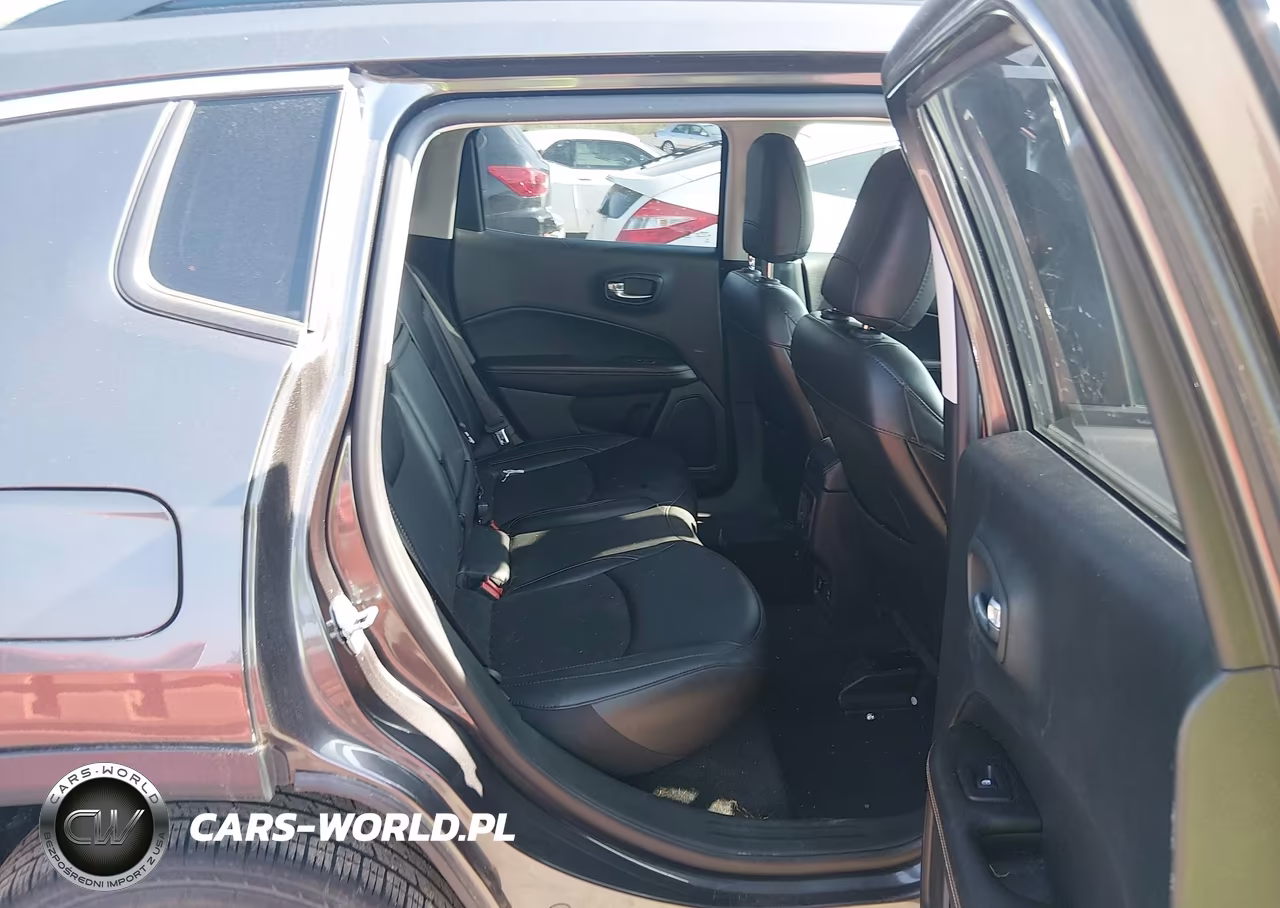 2019 Jeep Compass Latitude 4X4 VIN:3C4NJDBB2KT654125 - 8