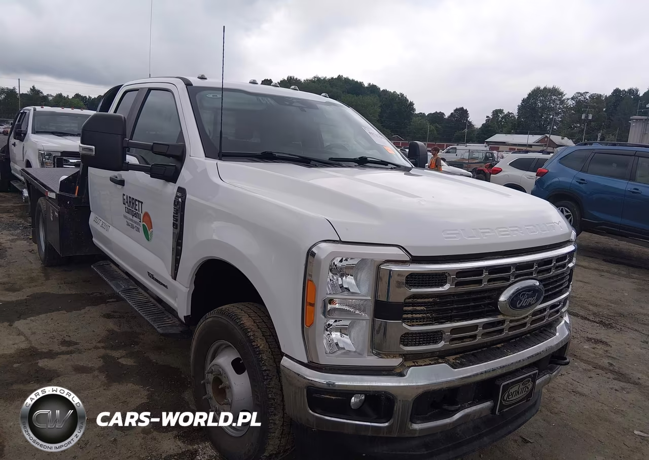 2023 Ford F-350 Chassis Xl