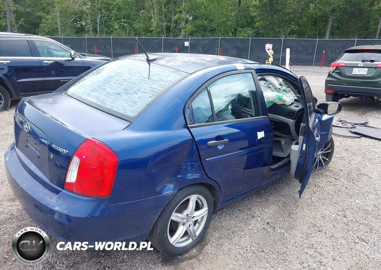 2010 Hyundai Accent Gls VIN:KMHCN4AC9AU431263 - 4