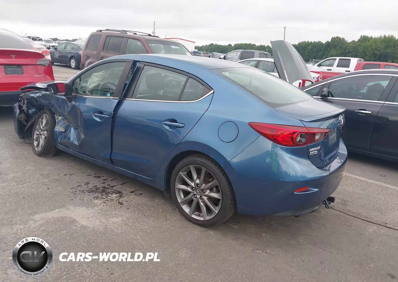 2018 Mazda Mazda3 Touring VIN:3MZBN1V32JM207567 - 3