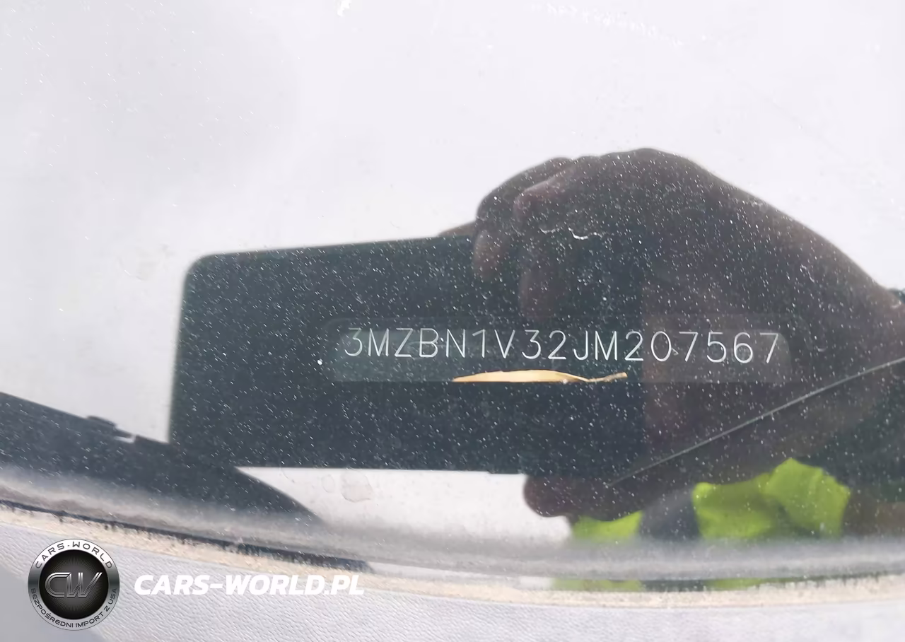 2018 Mazda Mazda3 Touring VIN:3MZBN1V32JM207567 - 9