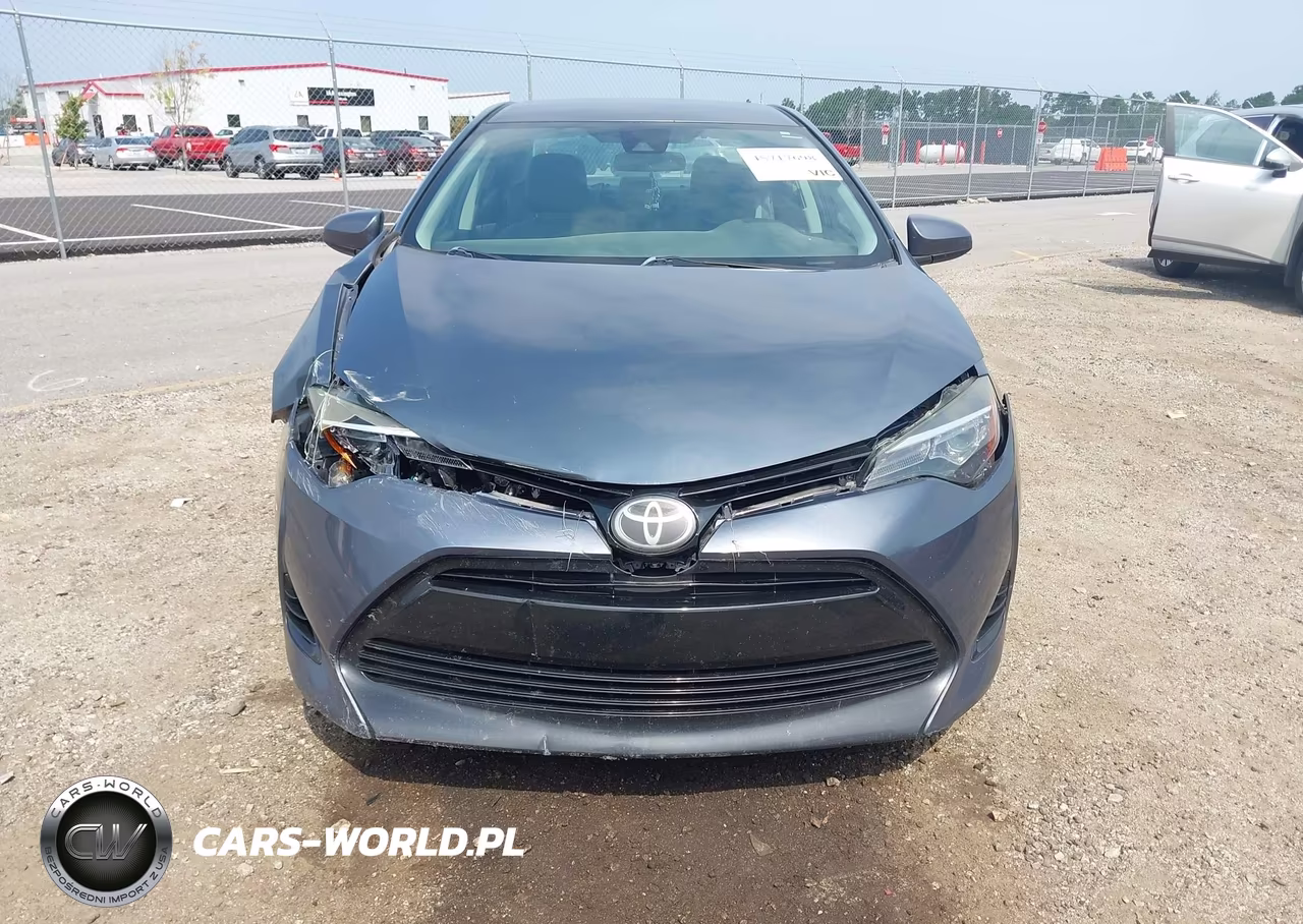2017 Toyota Corolla Le VIN:5YFBURHE4HP718069 - 12