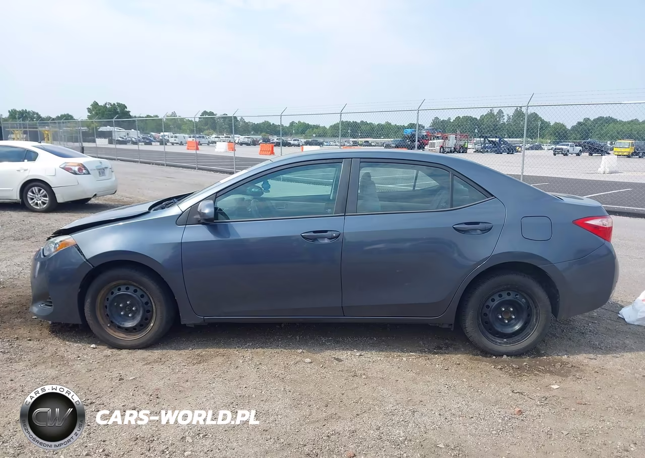 2017 Toyota Corolla Le VIN:5YFBURHE4HP718069 - 14