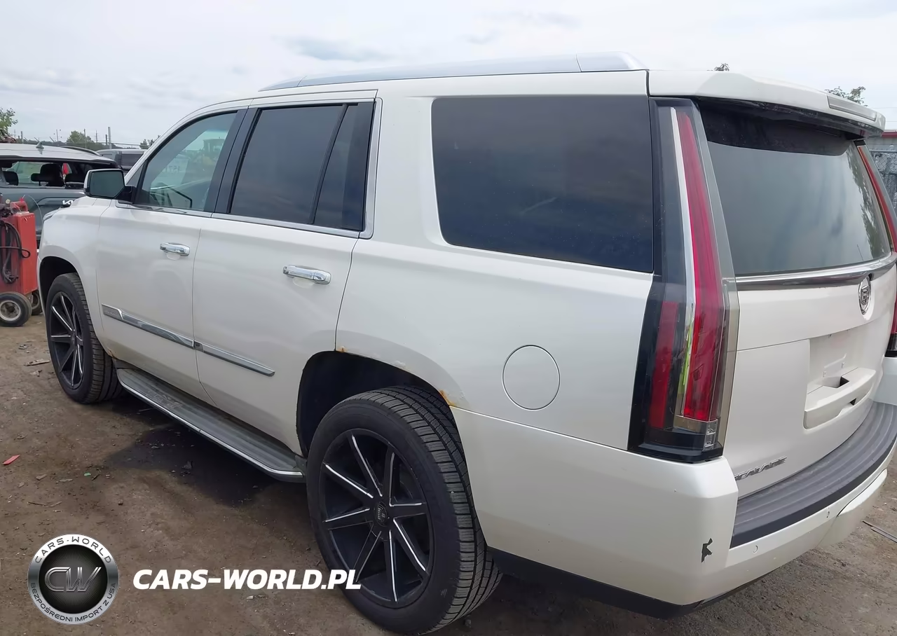 2015 Cadillac Escalade Luxury VIN:1GYS4BKJXFR297128 - 3