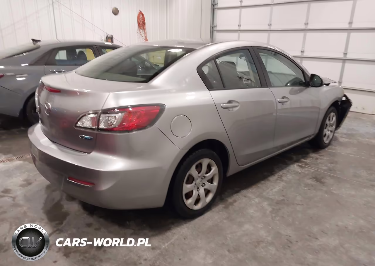 2013 Mazda Mazda3 I Sport VIN:JM1BL1U76D1714261 - 4