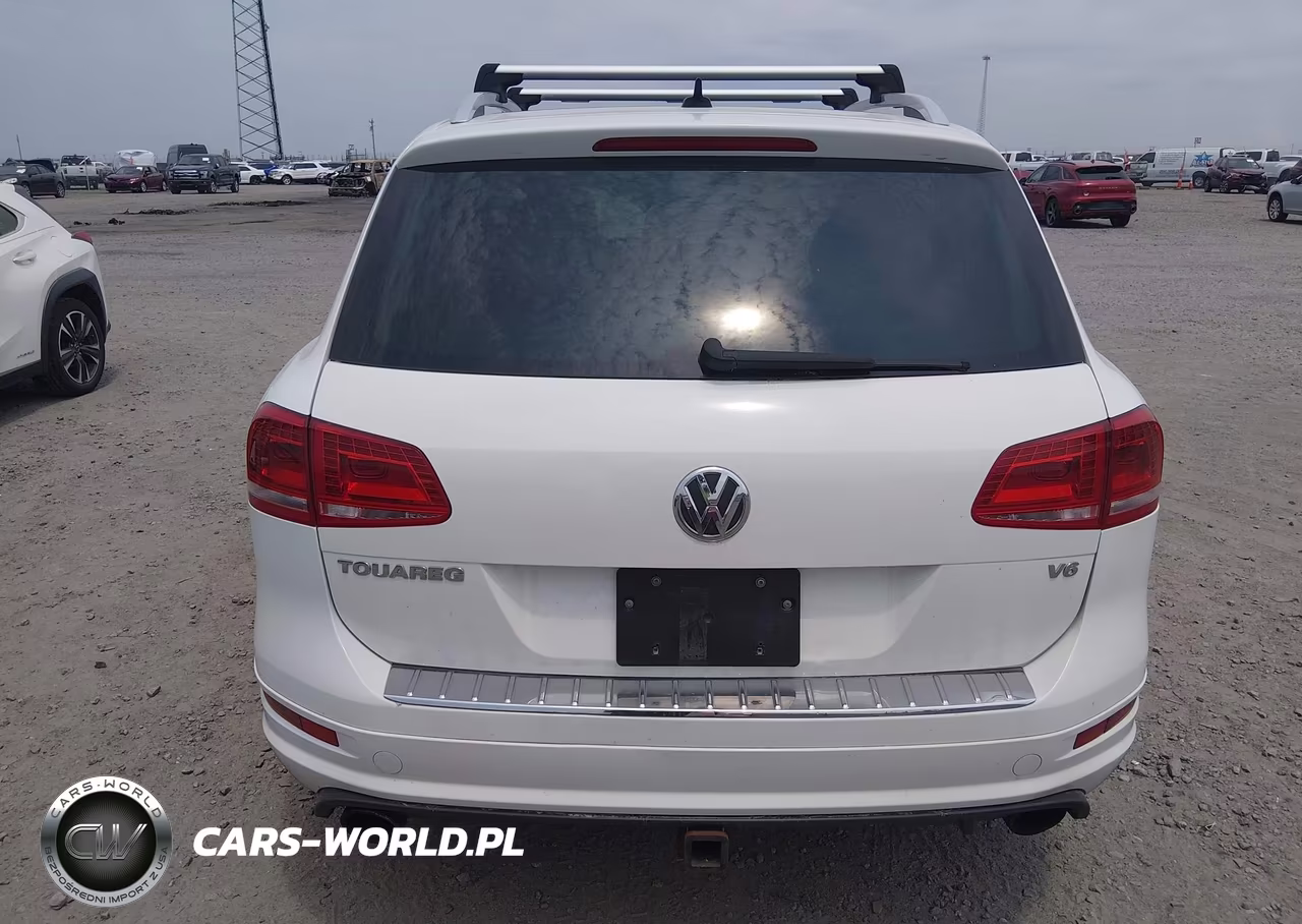 2014 Volkswagen Touareg 3.6L R-Line VIN:WVGDF9BP8ED004503 - 16