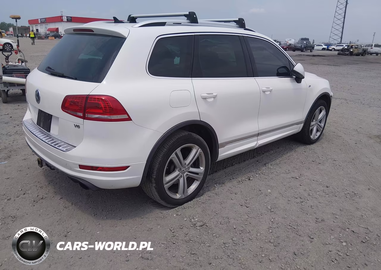 2014 Volkswagen Touareg 3.6L R-Line VIN:WVGDF9BP8ED004503 - 4