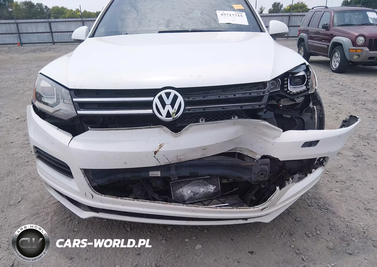 2014 Volkswagen Touareg 3.6L R-Line VIN:WVGDF9BP8ED004503 - 6