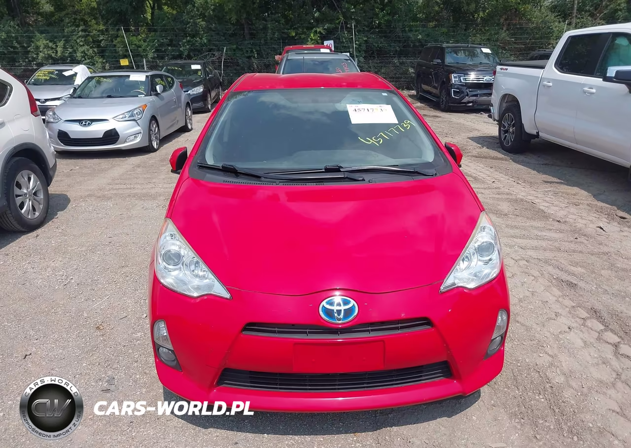 2014 Toyota Prius C Four VIN:JTDKDTB35E1567876 - 12