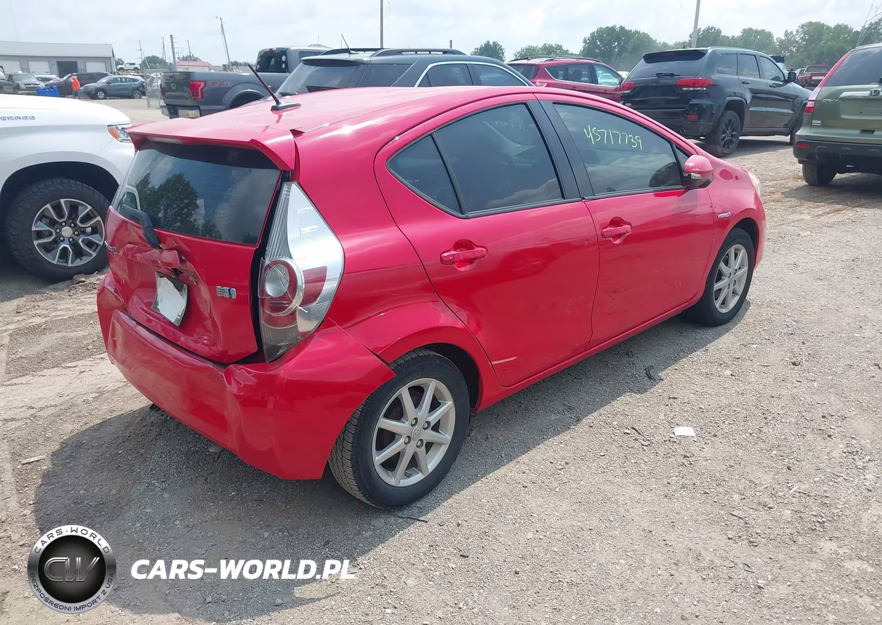 2014 Toyota Prius C Four VIN:JTDKDTB35E1567876 - 4