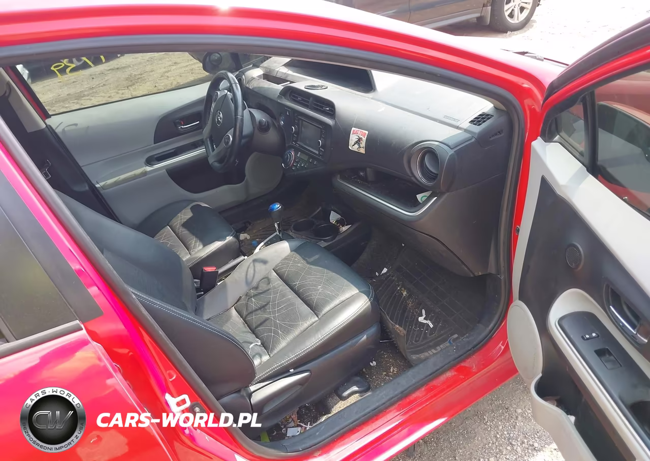 2014 Toyota Prius C Four VIN:JTDKDTB35E1567876 - 5