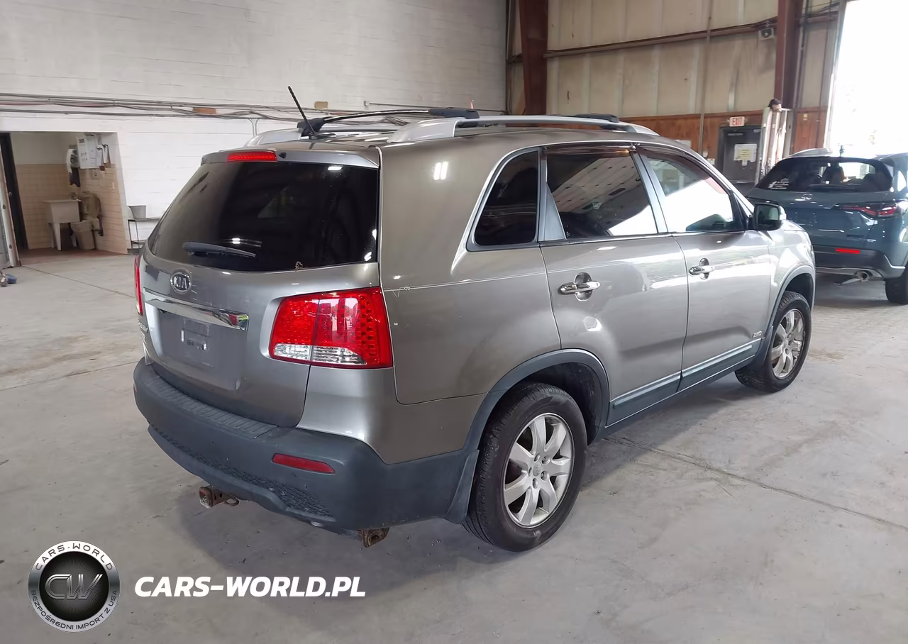 2012 Kia Sorento Lx VIN:5XYKTCA6XCG227392 - 4