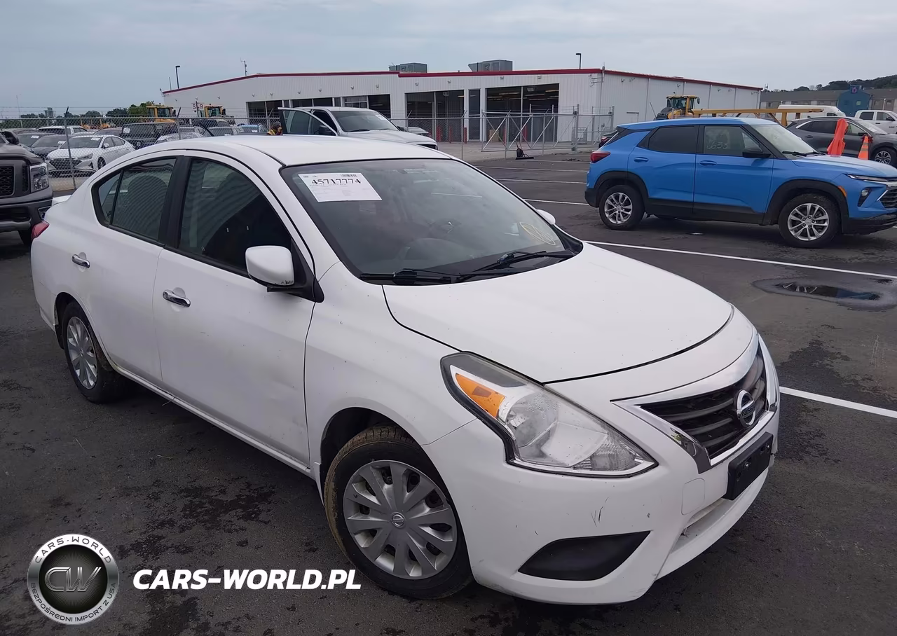 2015 Nissan Versa 1.6 Sv – zdjęcie 1 z 11