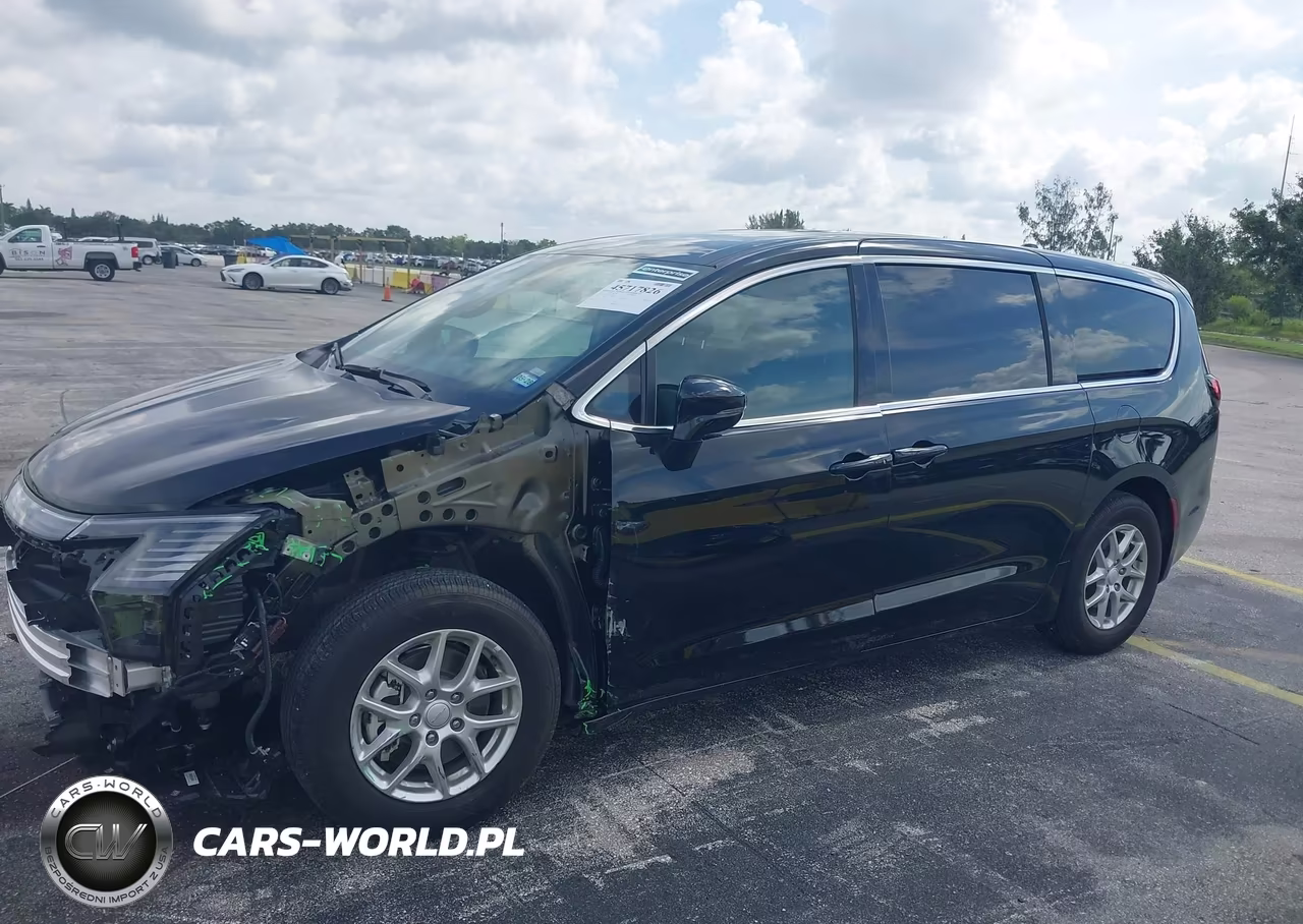 2027 Chrysler Pacifica VIN:2C4RC1BG8VR559758 - 18