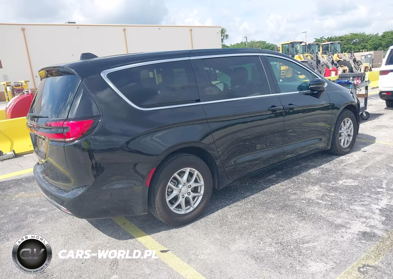2027 Chrysler Pacifica VIN:2C4RC1BG8VR559758 - 4