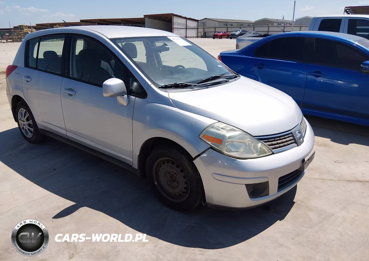 2009 Nissan Versa 1.8S – zdjęcie 1 z 13