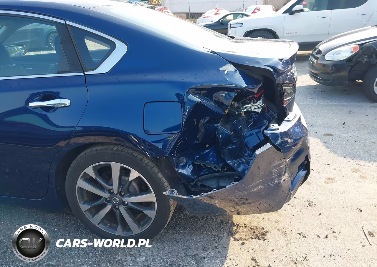 2017 Nissan Altima 2.5 Sr VIN:1N4AL3AP8HC159924 - 17