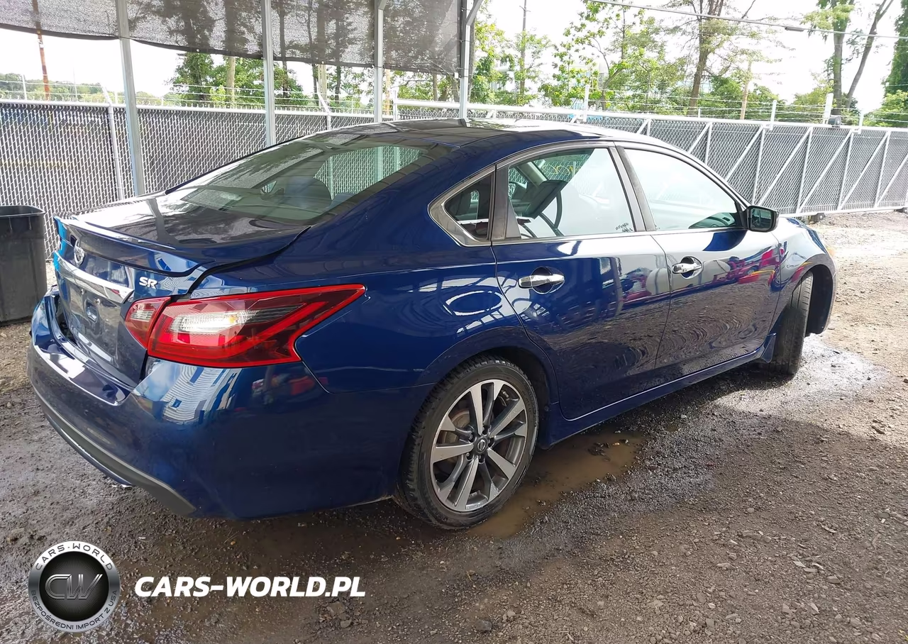 2017 Nissan Altima 2.5 Sr VIN:1N4AL3AP8HC159924 - 4