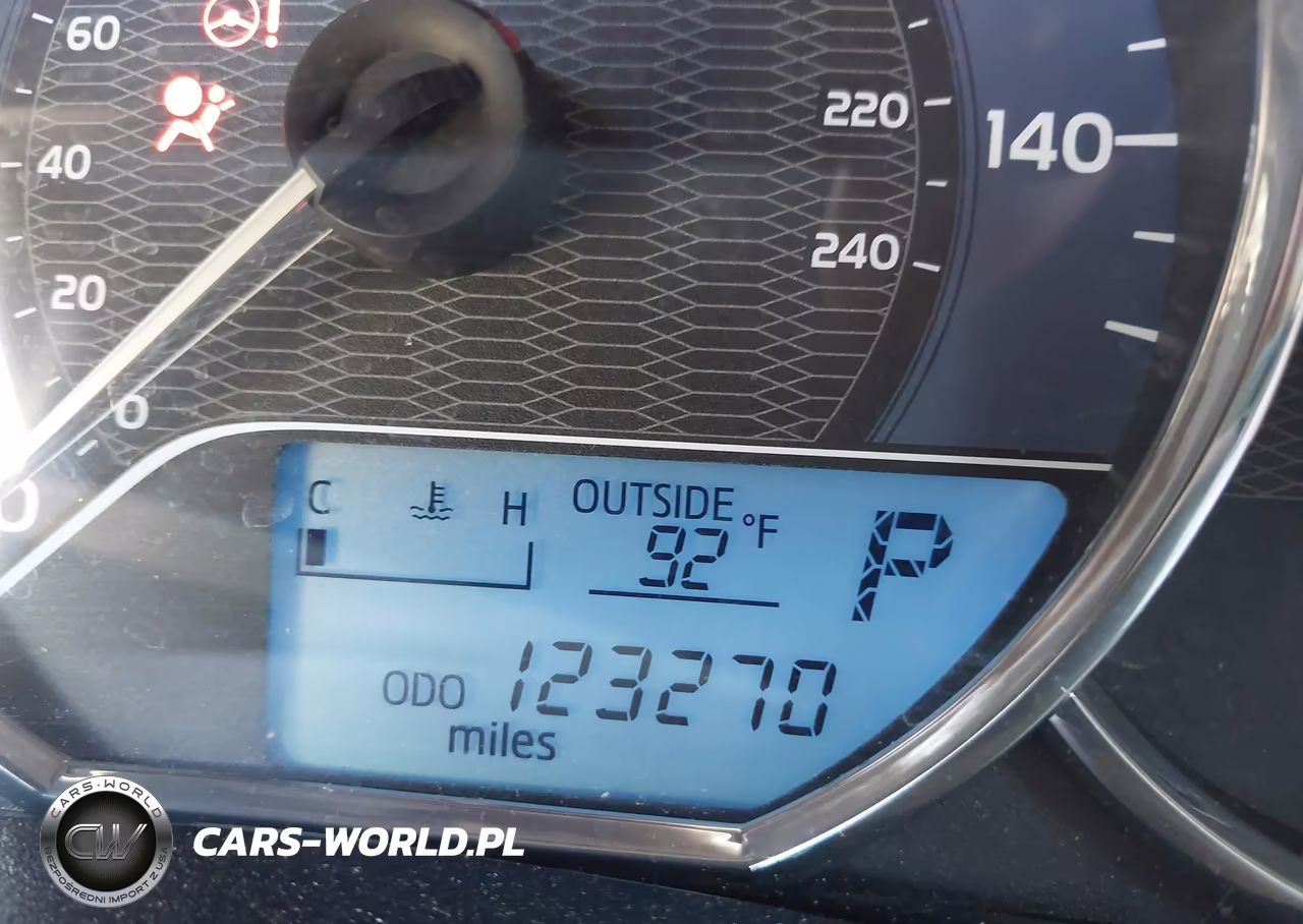 2016 Toyota Corolla Le Plus VIN:5YFBURHE7GP424454 - 15