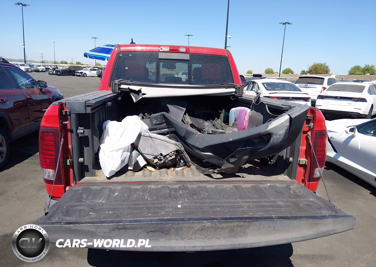 2015 Ram 1500 Rebel VIN:1C6RR7YT2FS736379 - 12