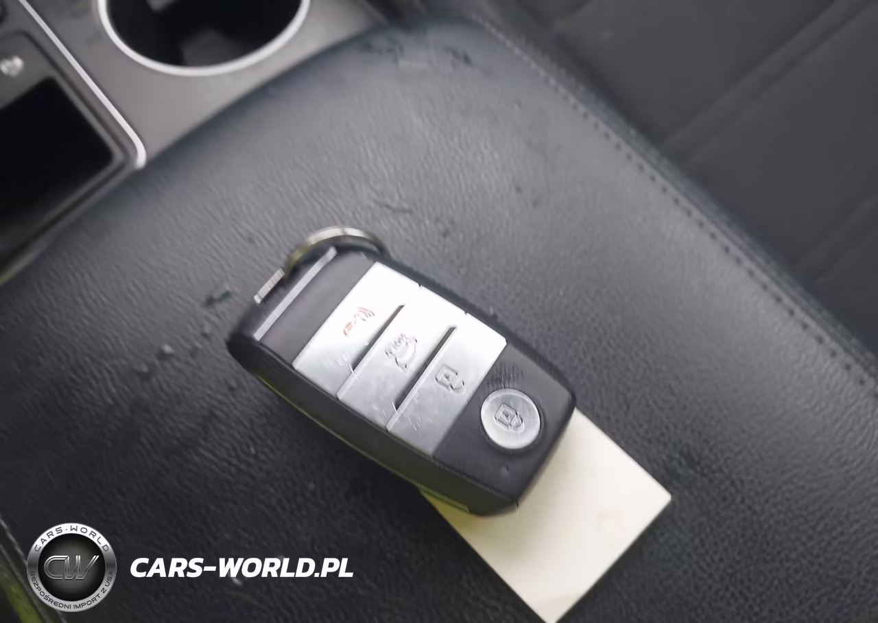 2020 Kia Sorento 3.3L S VIN:5XYPGDA58LG696908 - 11