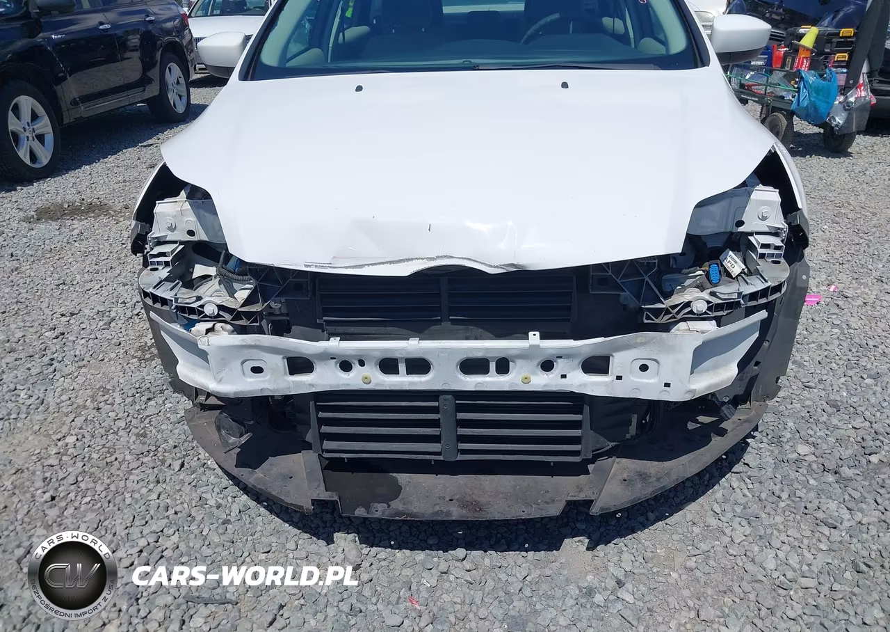2012 Ford Focus Se VIN:1FAHP3F22CL424409 - 6