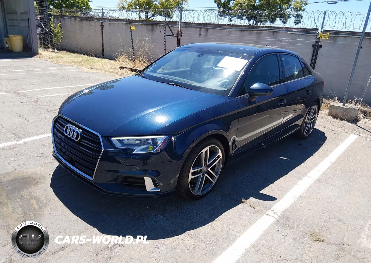 2017 Audi A3 Premium VIN:WAUAUGFF9H1035023 - 2