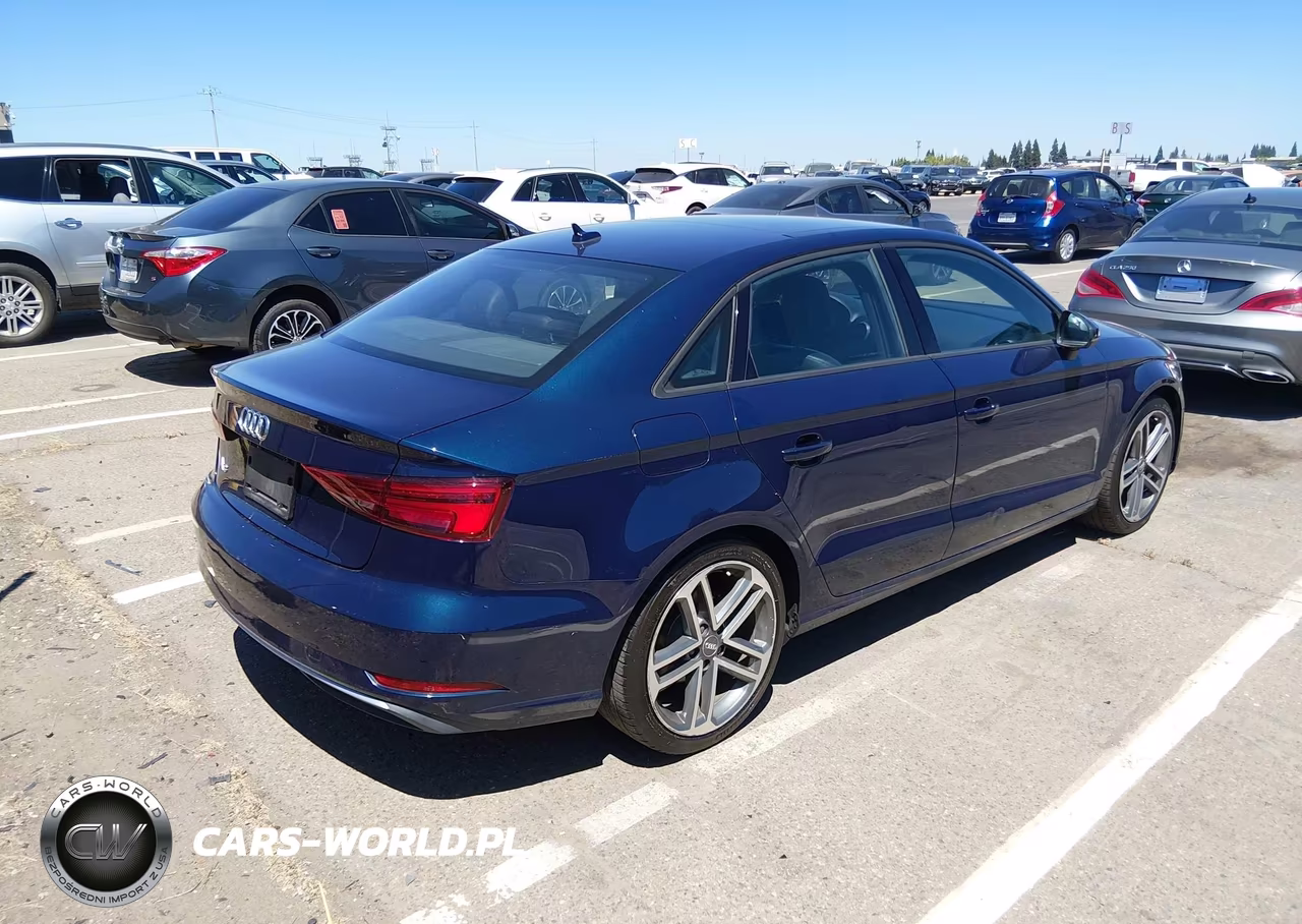 2017 Audi A3 Premium VIN:WAUAUGFF9H1035023 - 4