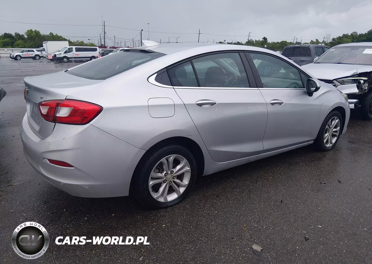 2019 Chevrolet Cruze Lt VIN:1G1BE5SM0K7123291 - 4