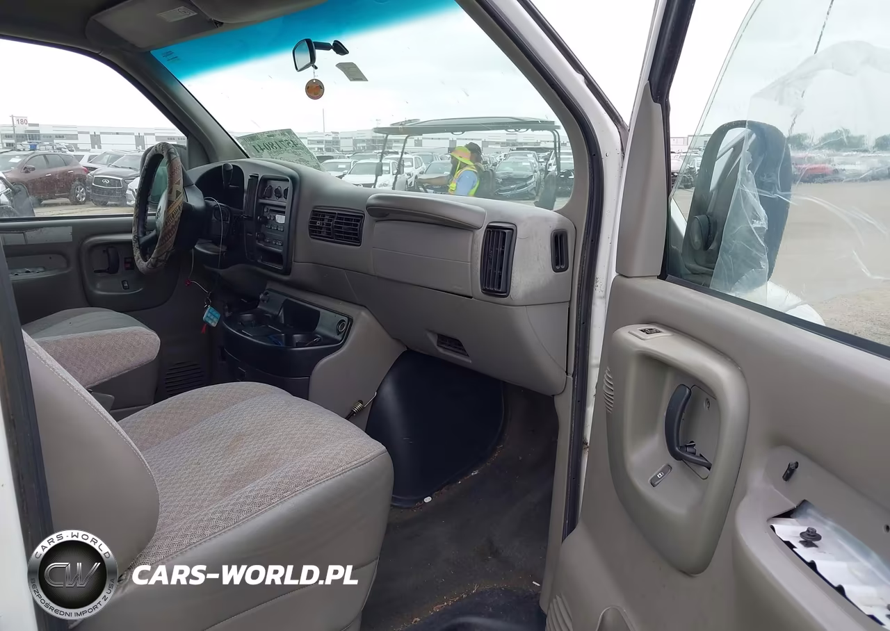 2001 Chevrolet Express VIN:1GAHG39R011208952 - 5