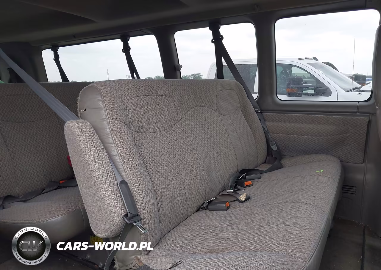 2001 Chevrolet Express VIN:1GAHG39R011208952 - 8