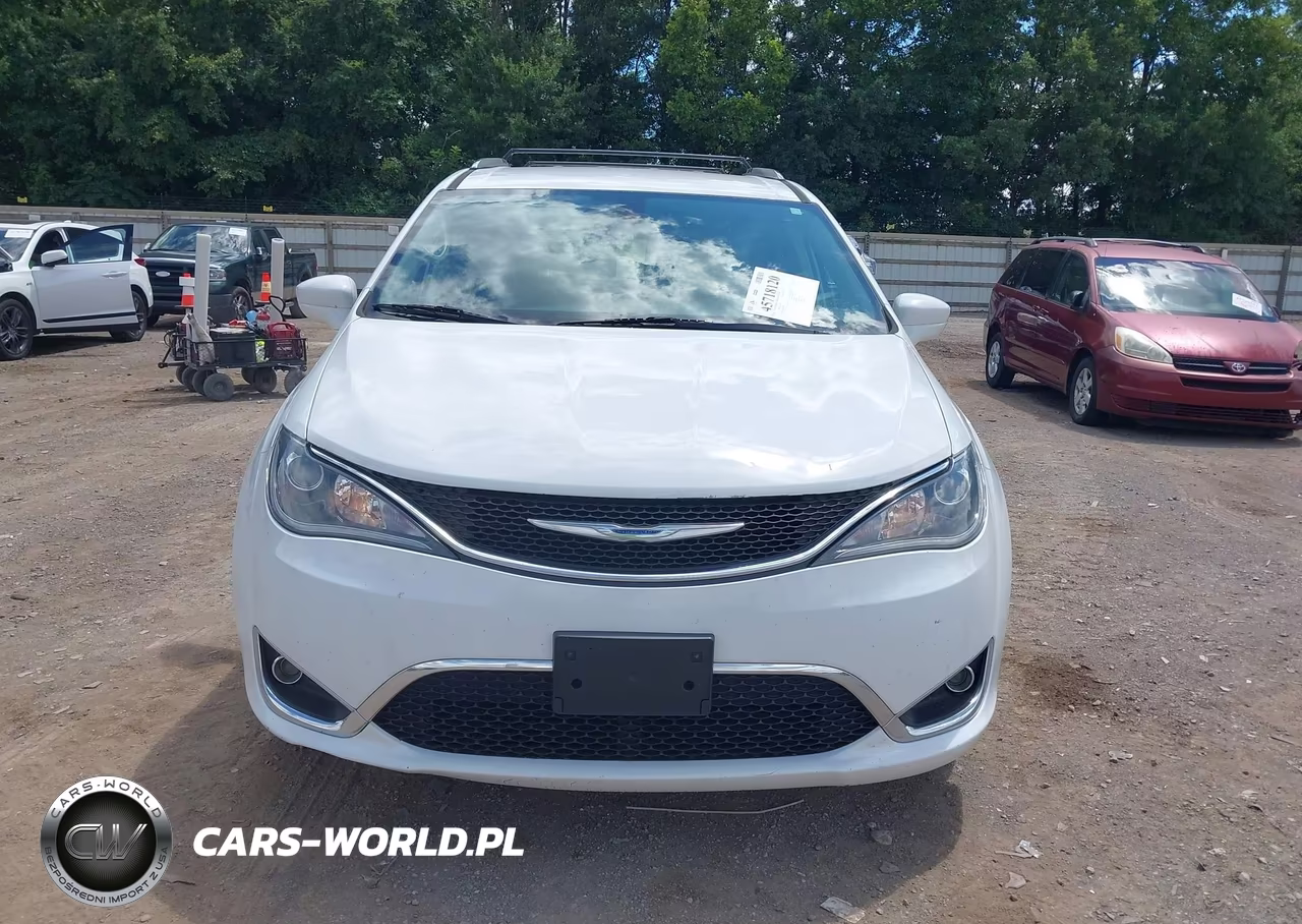 2017 Chrysler Pacifica Touring-L Plus VIN:2C4RC1EG7HR539081 - 12