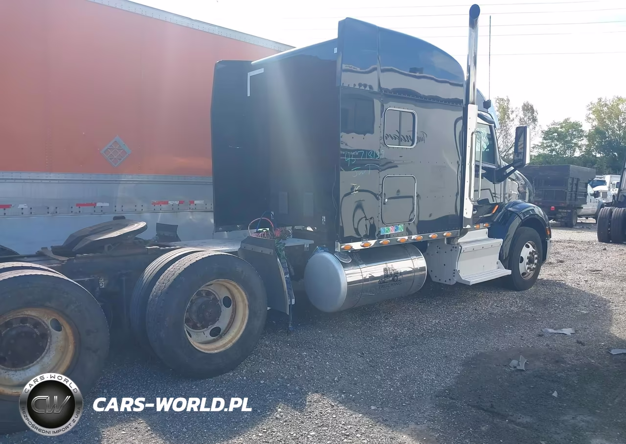 2016 Peterbilt 579 VIN:1XPBD49X4GD203916 - 4