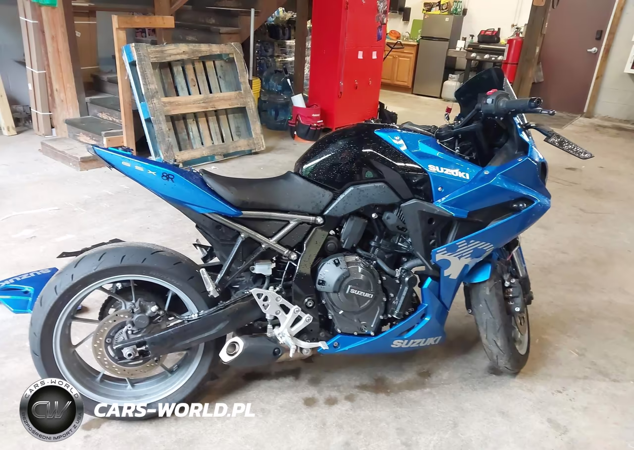 2025 Suzuki Gsx800 F VIN:JS1EM13B9S7102219 - 13