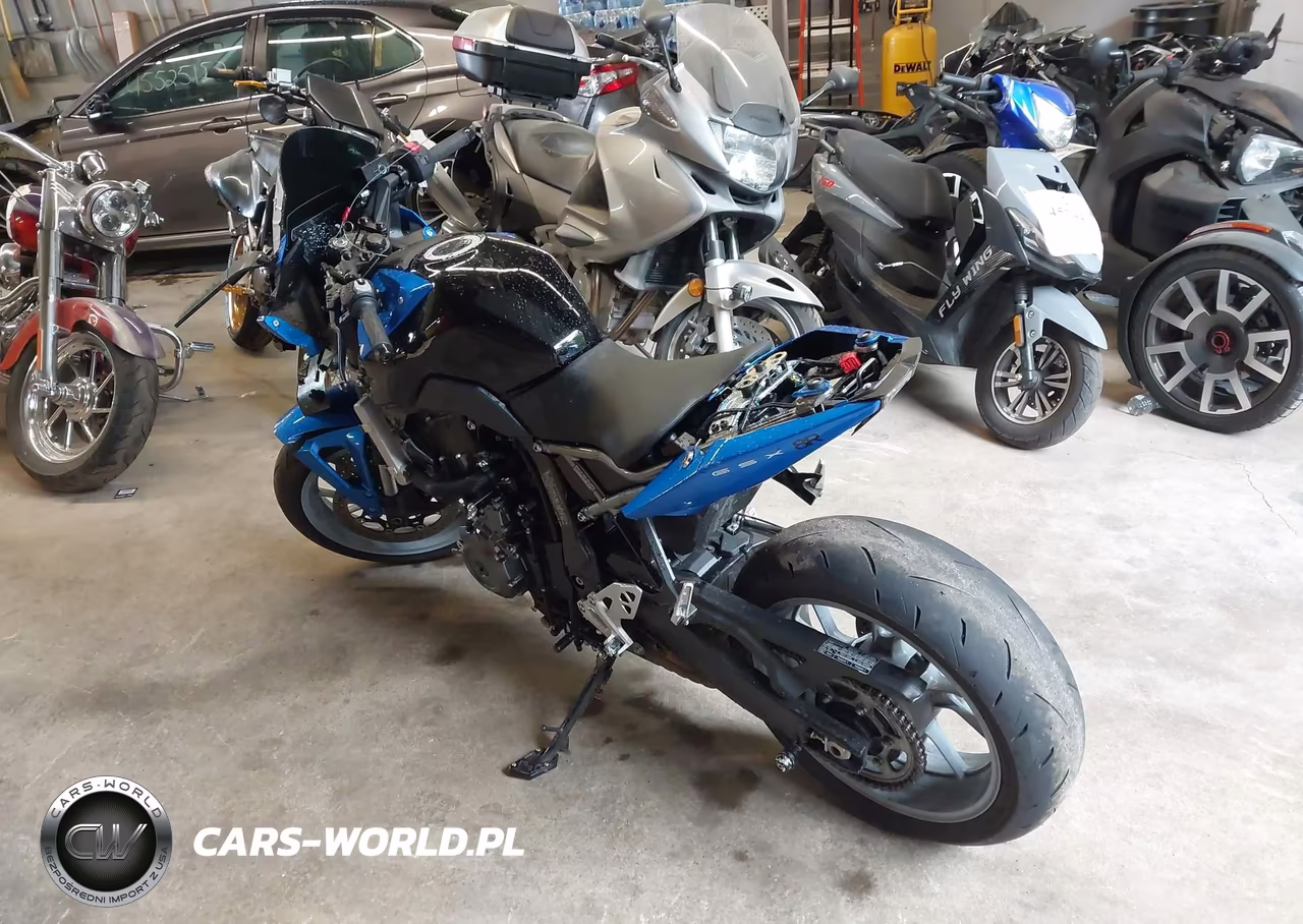 2025 Suzuki Gsx800 F VIN:JS1EM13B9S7102219 - 3