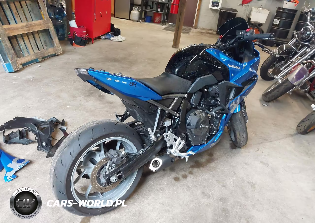 2025 Suzuki Gsx800 F VIN:JS1EM13B9S7102219 - 4