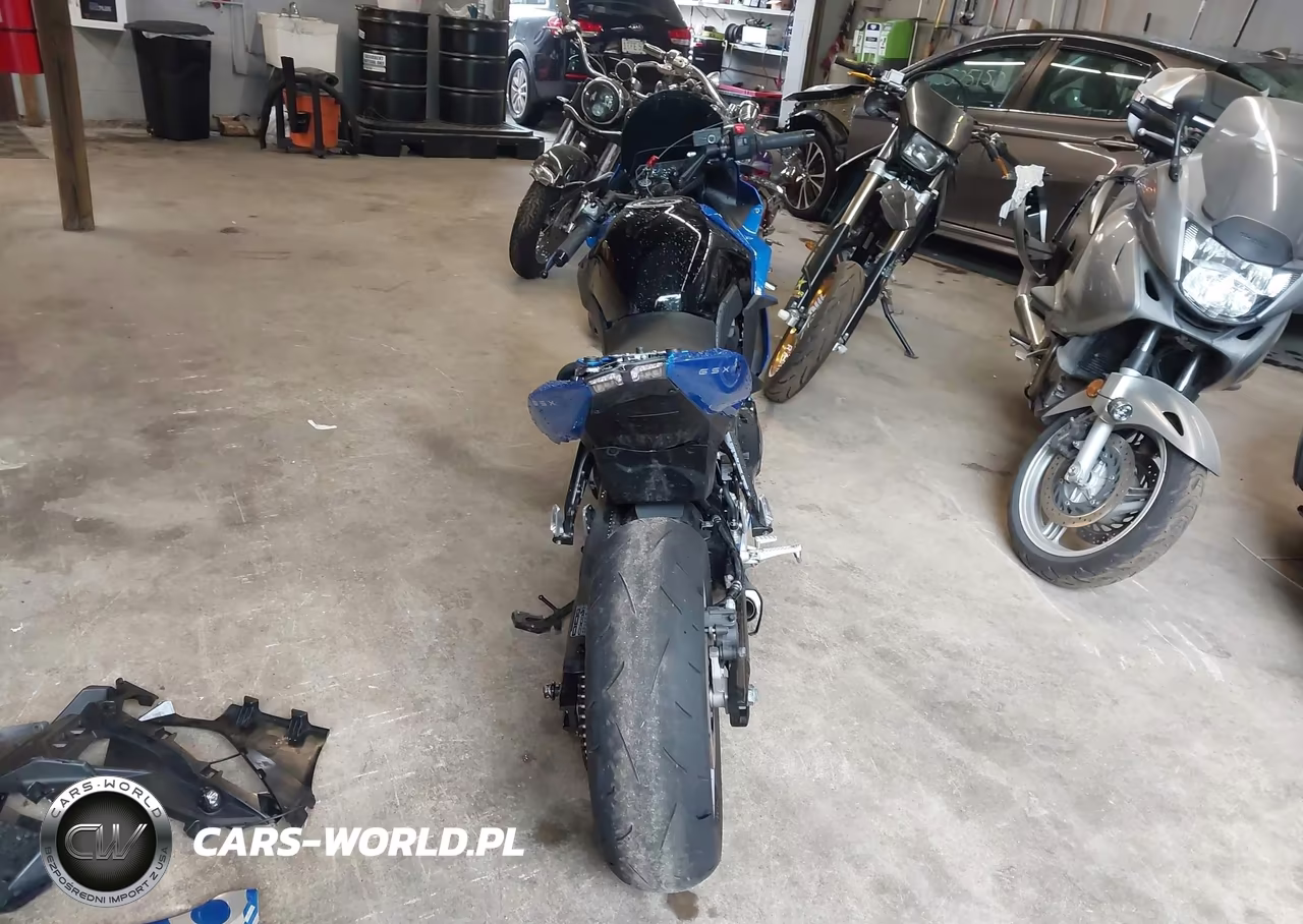 2025 Suzuki Gsx800 F VIN:JS1EM13B9S7102219 - 6
