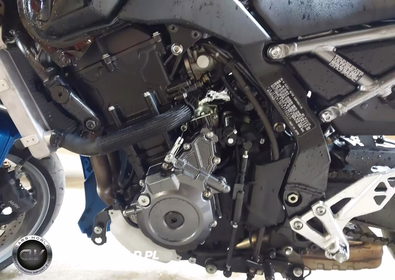 2025 Suzuki Gsx800 F VIN:JS1EM13B9S7102219 - 9