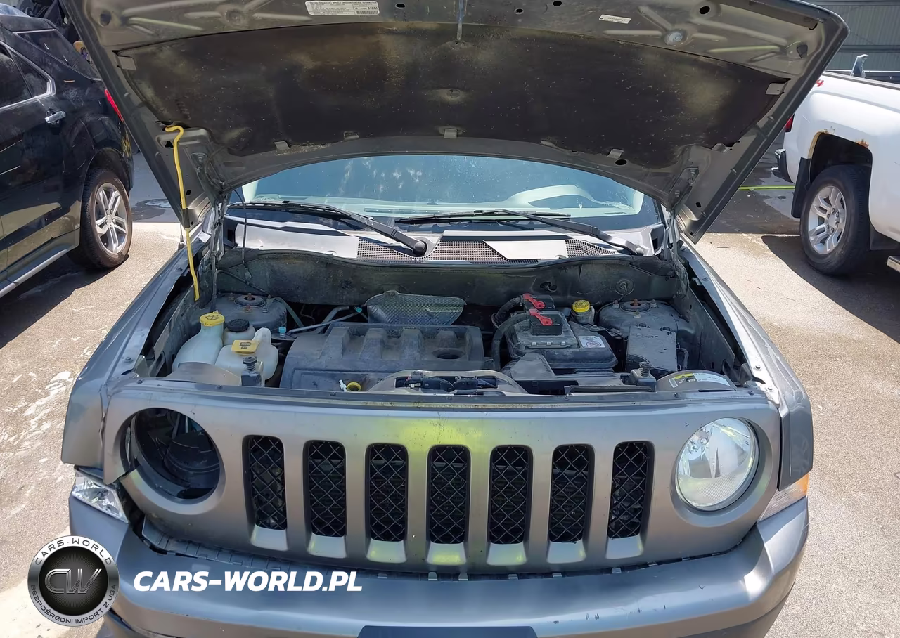 2014 Jeep Patriot Latitude VIN:1C4NJRFB5ED500770 - 10
