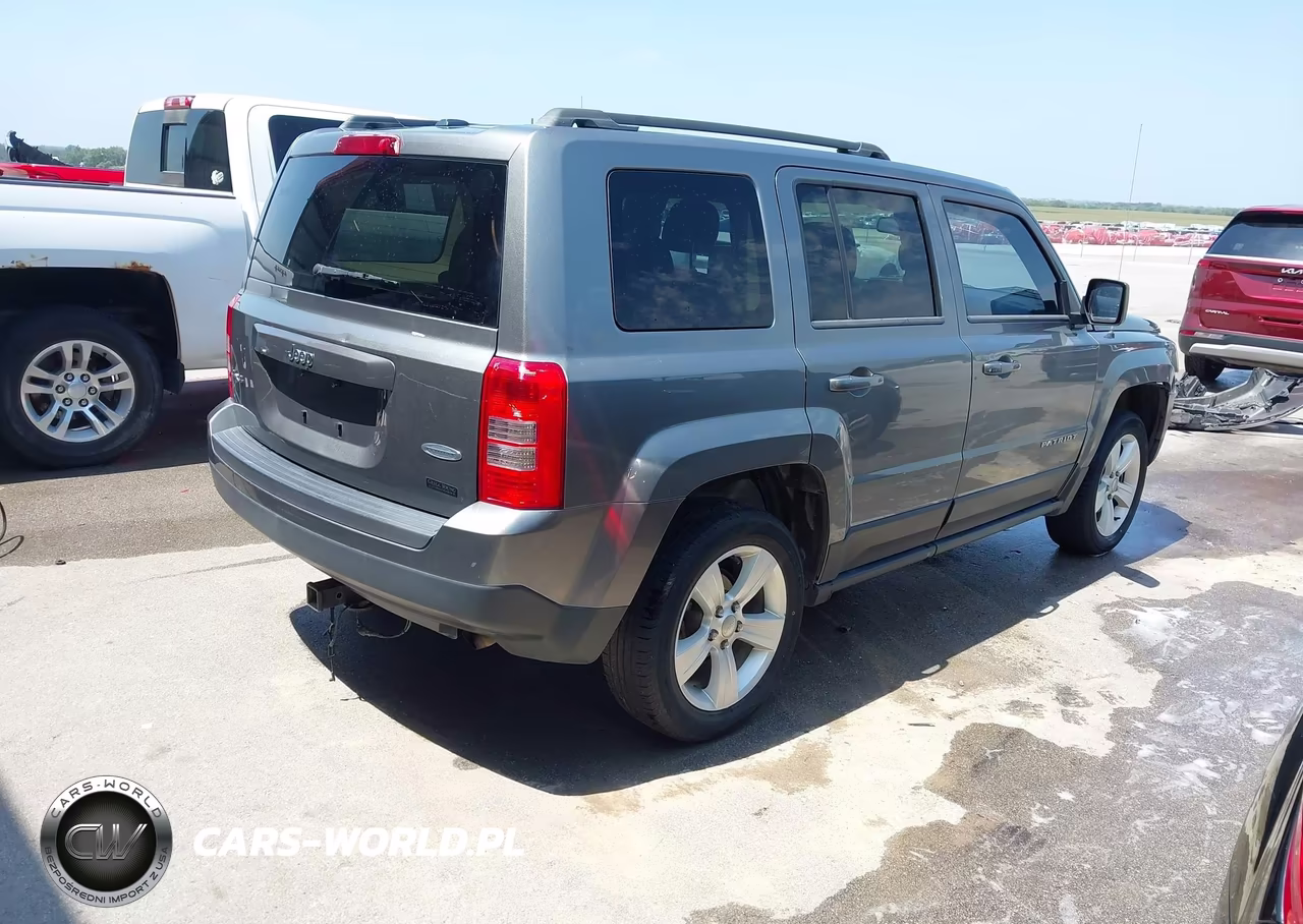 2014 Jeep Patriot Latitude VIN:1C4NJRFB5ED500770 - 4