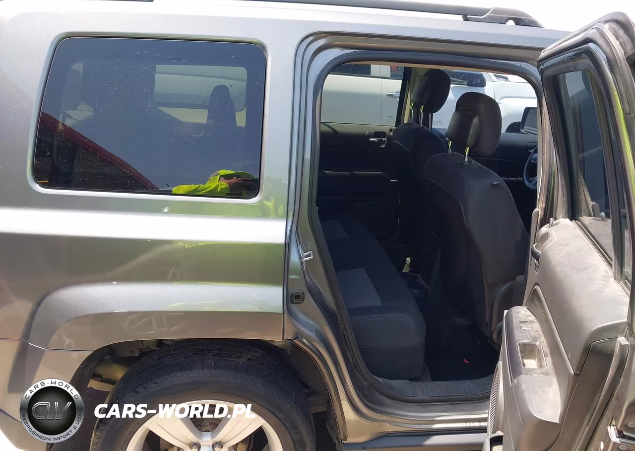 2014 Jeep Patriot Latitude VIN:1C4NJRFB5ED500770 - 8