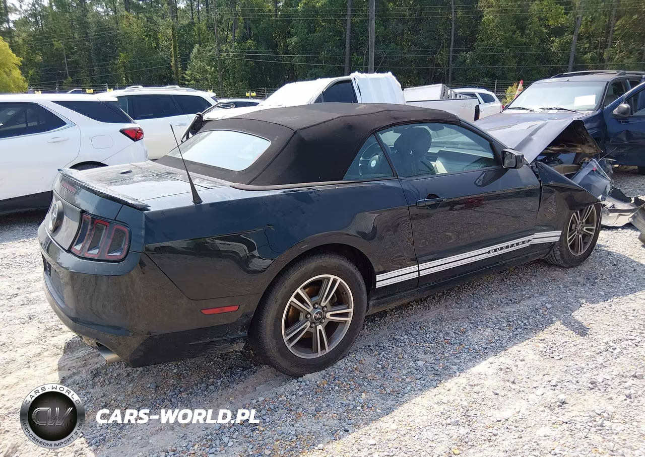 2013 Ford Mustang V6 Premium VIN:1ZVBP8EM6D5219372 - 4