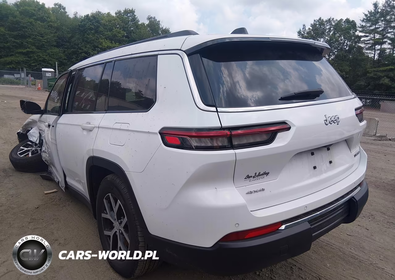 2025 Jeep Grand Cherokee L Limited 4X4 VIN:1C4RJKBG0S8676978 - 3
