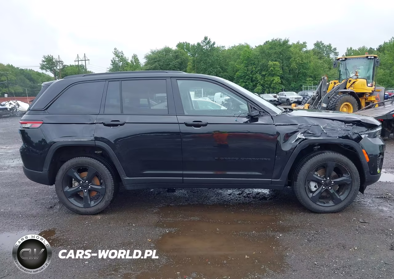 2023 Jeep Grand Cherokee Limited 4X4 VIN:1C4RJHBGXPC620070 - 13