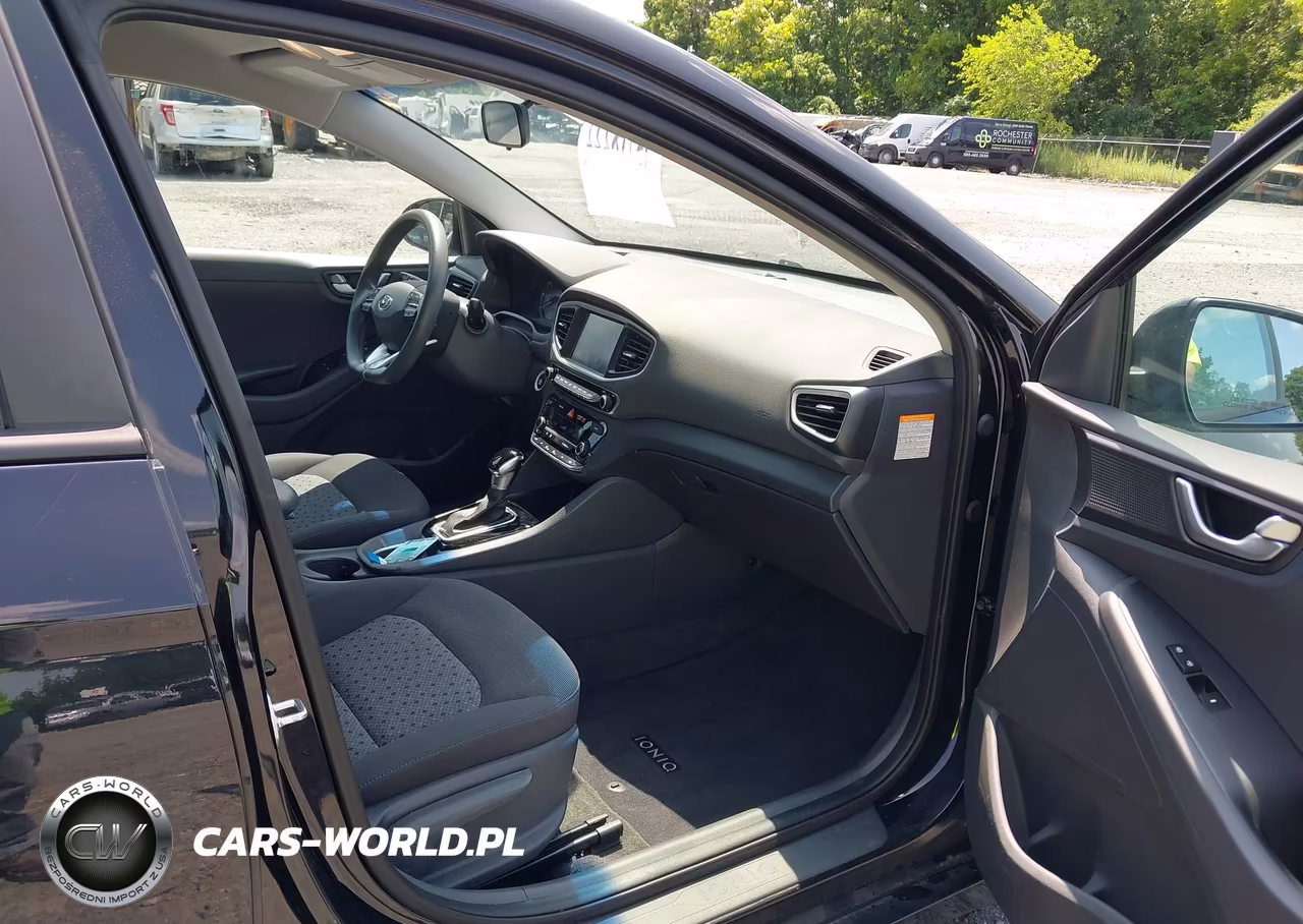 2018 Hyundai Ioniq Hybrid Blue VIN:KMHC65LC2JU076274 - 5