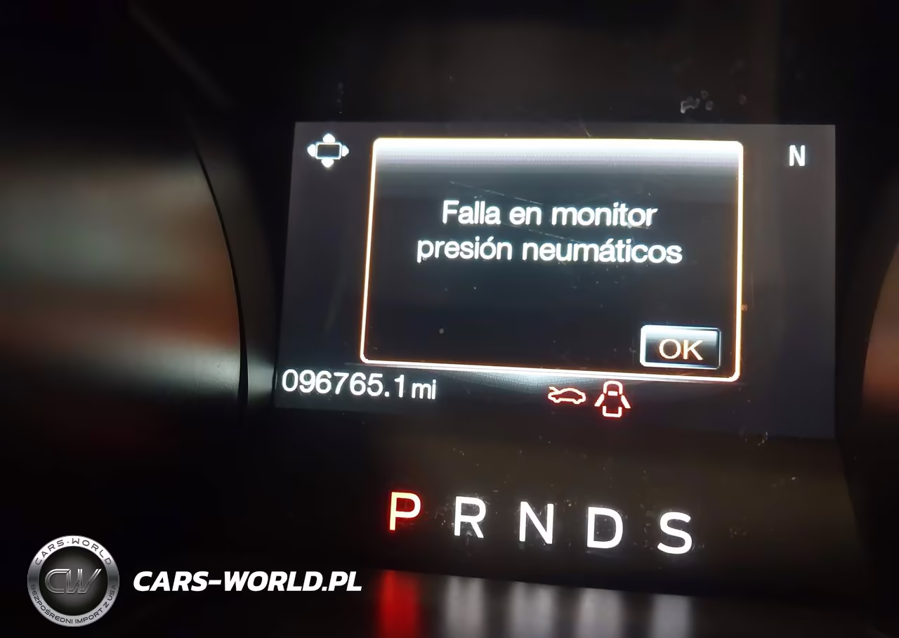 2016 Ford Mustang V6 VIN:1FA6P8AM5G5210084 - 16