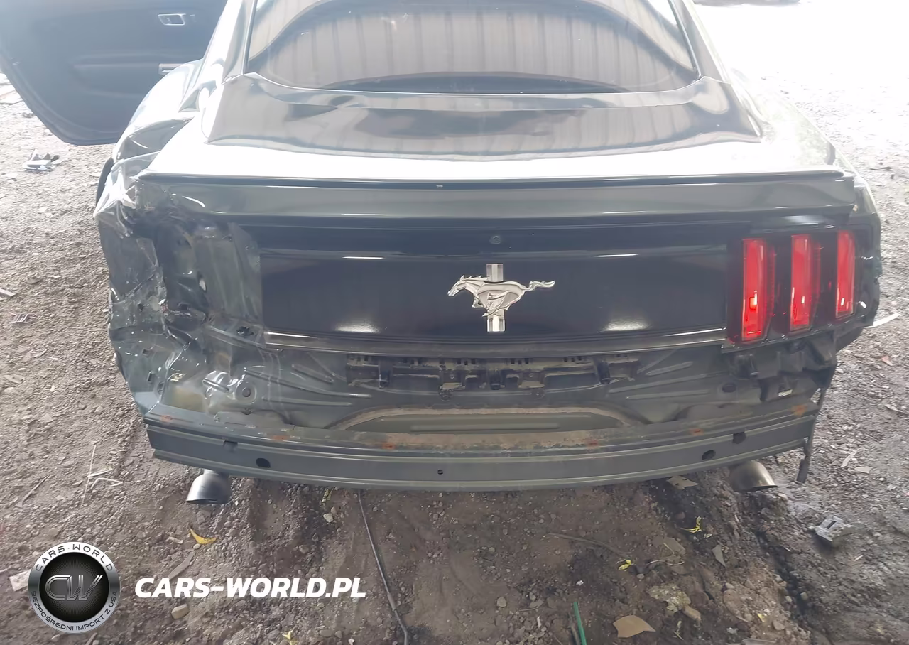 2016 Ford Mustang V6 VIN:1FA6P8AM5G5210084 - 6