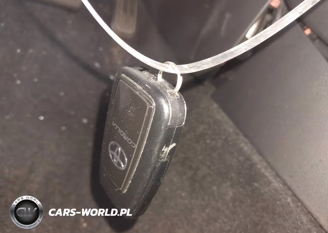 2021 Toyota Corolla Le VIN:JTDVPMAE1MJ165459 - 11