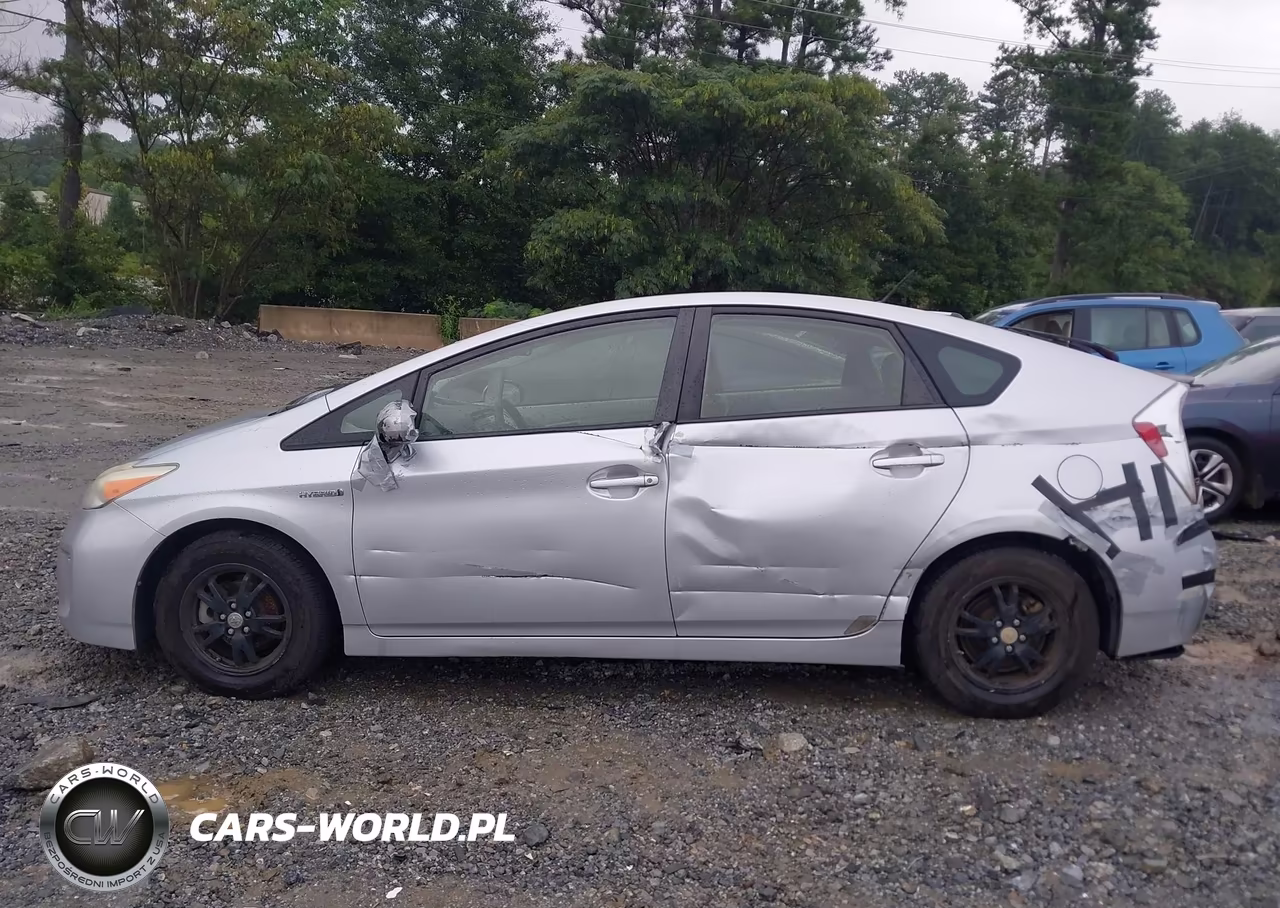 2013 Toyota Prius Two VIN:JTDKN3DU7D5649750 - 14